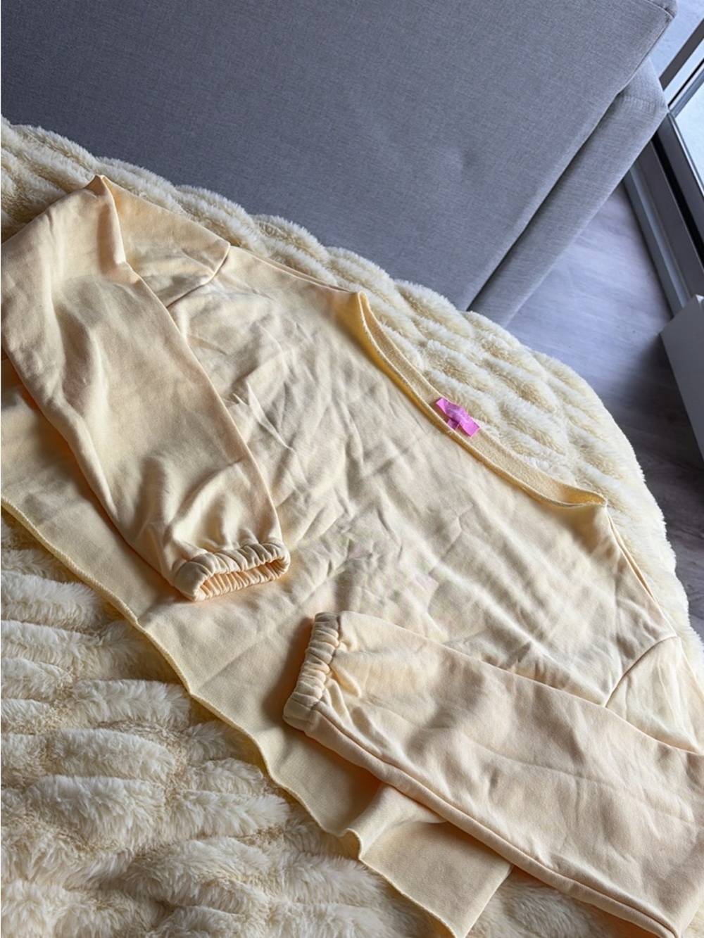 Yellow edikted cropped crewneck